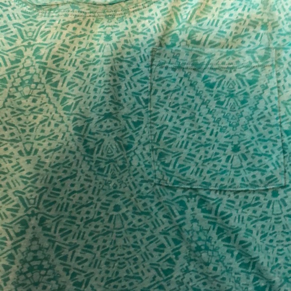 muscle tank!💚 - Picture 3 of 5